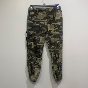 Windsor Cropped Cargo pants